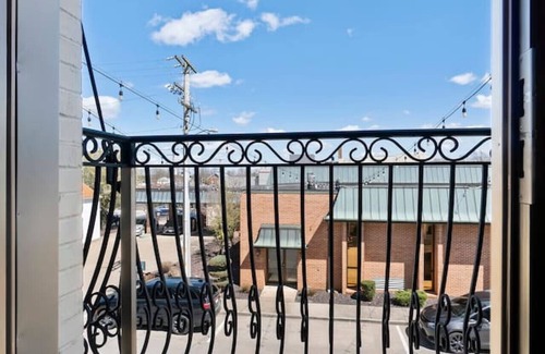 Perryville Apartamento | Urban Loft #7 BLUE · Downtown Urban Loft above Restaurants & Boutiques