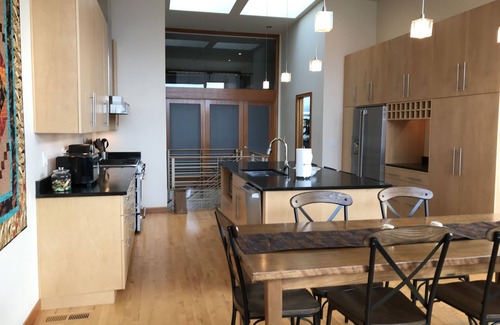 Hood River Casa | Urban Loft - Downtown Luxury Loft