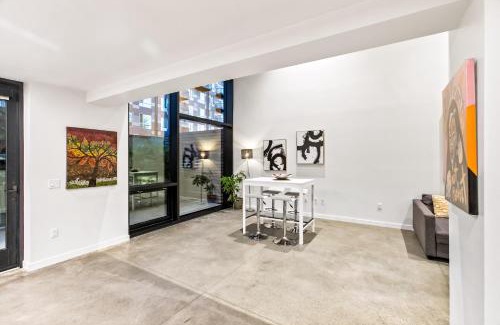 Downtown Apartamento | Urban Loft, Redmond Core - 92 Walkscore!
