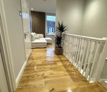 Horfield Apartamento | Urban Luxe - Perfect Home Away From Home