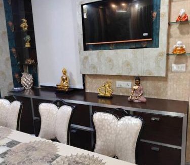 Pashim Vihar Apartamento | Urban Majestic 3BHK West Delhi