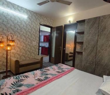 Pashim Vihar Apartamento | Urban Majestic 3BHK West Delhi