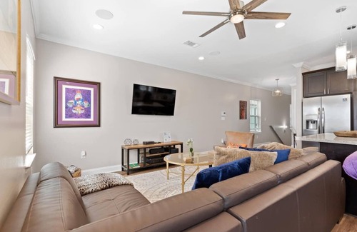 Tulane - Gravier Apartamento | This duplex is a 4 bedroom(s), 3 bathrooms, located in New Orleans, LA.