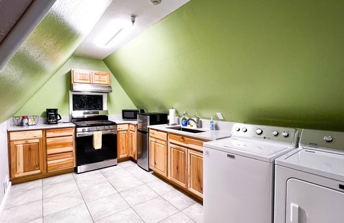 Hilltop Apartamento | Urban Mountain View Apartment