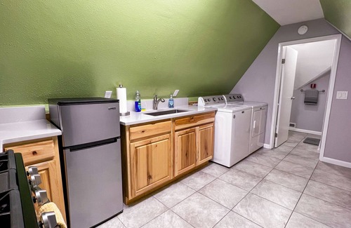 Hilltop Apartamento | Urban Mountain View Apartment