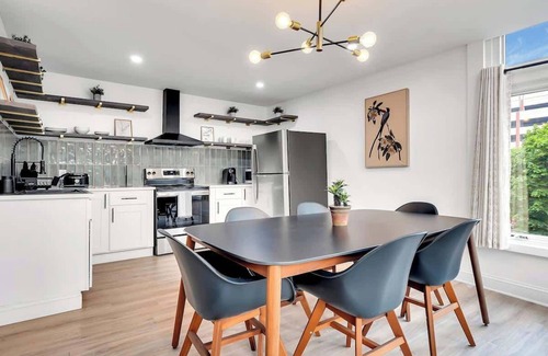 Seward Place Apartamento | Urban Nest #5 | Penthouse Suite with Skyline Views