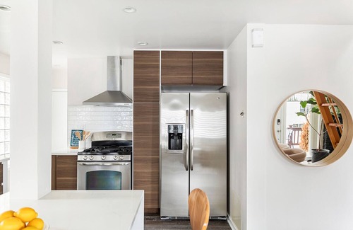 North Admiral Apartamento | Urban Oasis: Bright Loft with City View Near Ferry