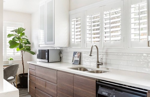 North Admiral Apartamento | Urban Oasis: Bright Loft with City View Near Ferry