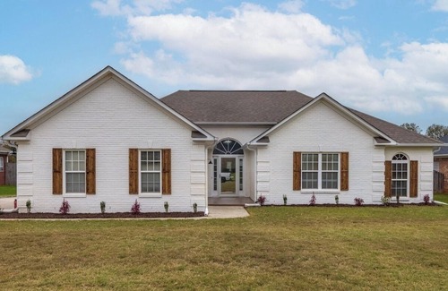 Huntsville Casa | Urban Oasis - charming, centrally located home for visiting all of Huntsville!