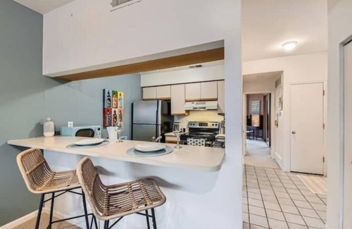Glenwood Grove - North Iris Apartamento | Urban Oasis: Cozy Furnished 1 BDR in Boulder