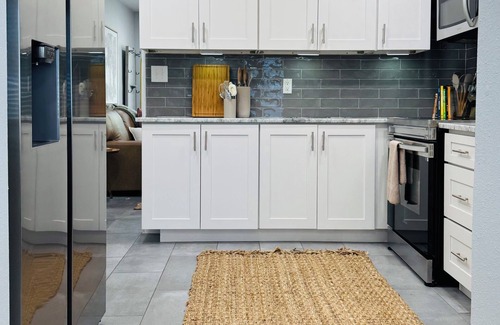 College Park Casa | URBAN OASIS: Dog Friendly - Bungalow Retreat - Downtown Orlando