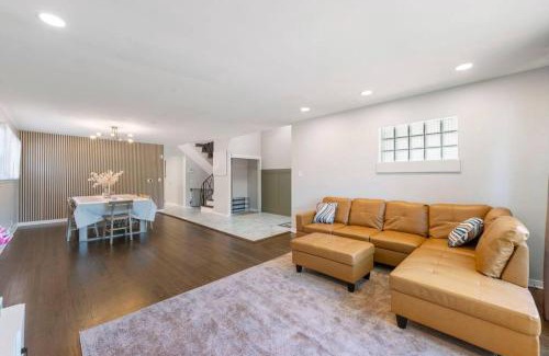 Skokie Casa | Urban Oasis - Kid Friendly - Quiet Street
