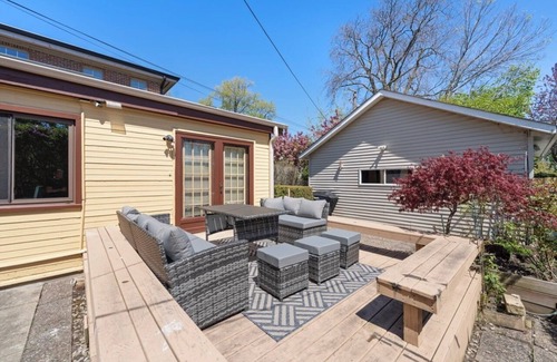Skokie Casa | Urban Oasis - Kid Friendly - Quiet Street