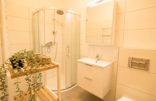 Funfhaus Apartamento | Urban Oasis | LF11