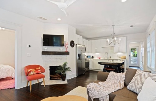 Cabbagetown Casa | Urban Oasis | Located in Hip ATL Neighborhood