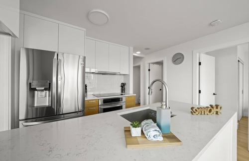 Gastown Apartamento | Urban Oasis: Modern 3BR Retreat, Prime Location near Gastown, Vancouver