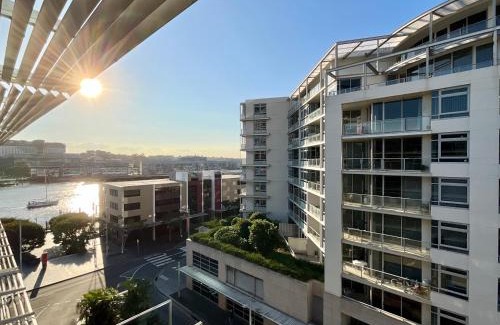 Darling Harbour Apartamento | Urban Oasis Residence - Views · Parking · Ease