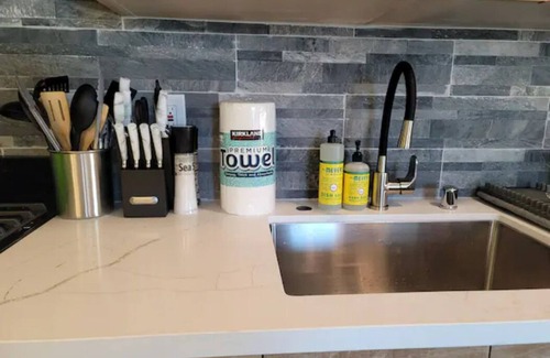 Hayward Apartamento | Urban Oasis to Love, Near SF, Free Parking Onsite
