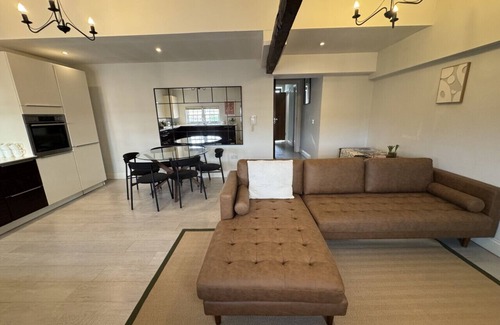Wokingham Apartamento | Urban Oasis with parking