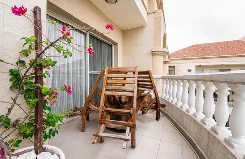 Ikoyi Apartamento | Urban Pumpkin Cordyline