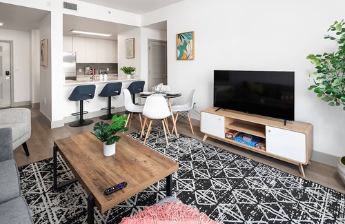 Charlotte Center City Apartamento | Urban Retreat | Free WiFi+Parking, Walk to Stadium