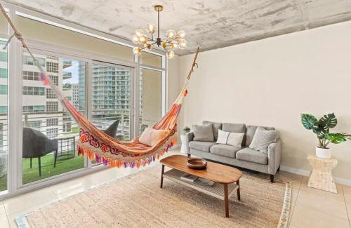 Midtown Apartamento | Urban Retreat - Location Pool Gym & Parking