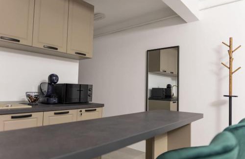 Onesti Apartamento | Urban Retreat