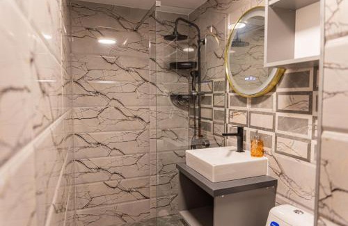 Onesti Apartamento | Urban Retreat
