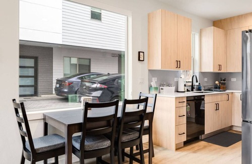 Roosevelt Apartamento | Urban Roosevelt/Greenlake Getaway