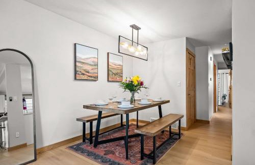 Inglewood Casa | Urban Sanctuary Balcony and Yard in Inglewood YYC