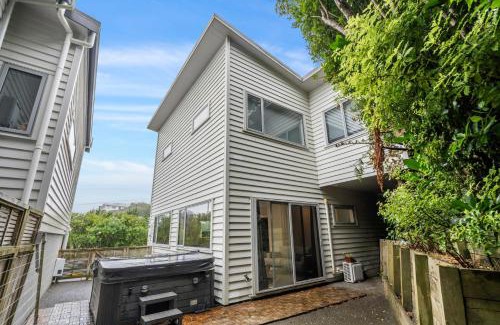 Johnsonville Casa | Urban Sanctuary - Johnsonville Holiday Home