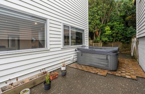 Johnsonville Casa | Urban Sanctuary - Johnsonville Holiday Home