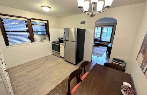 St. Louis Apartamento | Urban South City Retreat by StayLage