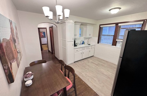 St. Louis Apartamento | Urban South City Retreat by StayLage