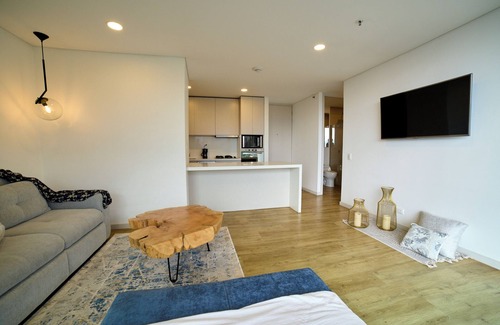 El Tesoro Apartamento | Urban Studios- Newly furnished. Beautiful city views