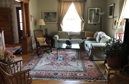 Allston Casa | Urban/Suburban 4-bedroom, 2-bath House for Summer Rental in Brookline, MA