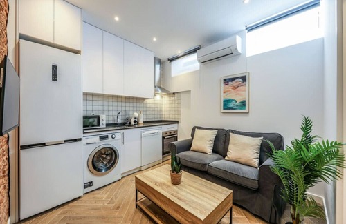 Bellas Vistas Apartamento | Urban Tranquility in Madrid - Ideal for Couples