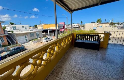 Gobernador Pinero Apartamento | Urban Tropical Oasis in San Juan