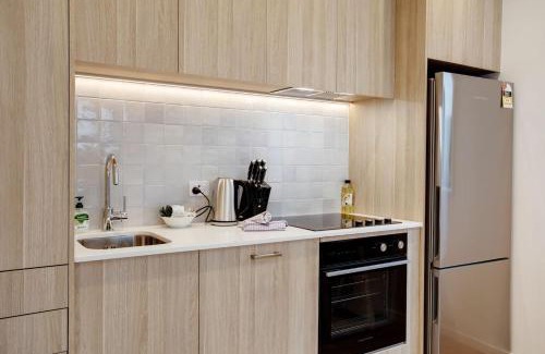 Greenlane - Ellerslie Casa | Urban Vogue Escape with Parking and Air-con
