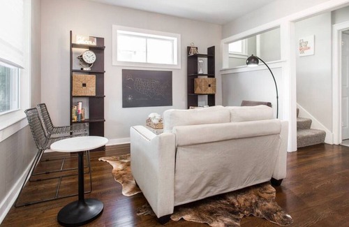 Kansas City Apartamento | UrbanCore ✨ 2Story PrivateApt ✨ Mins to Plaza/UMKC