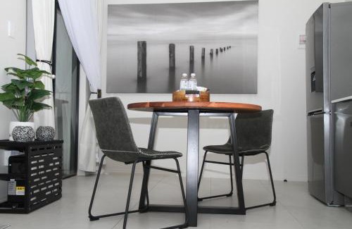 Greater Johannesburg Metropolitan Area Apartamento | Urbane- By LaSerene -Carlswald