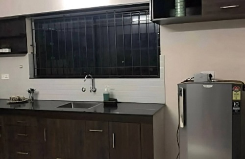 Kazhakuttam Apartamento | Urbane Cove 2: Furnished AC Apt