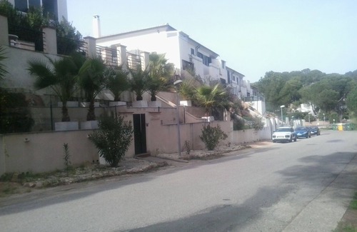 Las Jaras Villa | Urbanización a 12 Km de Córdoba, frente al lago de 'La Encantada'