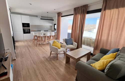 San Jose Chalet De Esquí | Urbanización con piscina y gimnasio. BBQ y solarium privado. Vistas panorámicas.