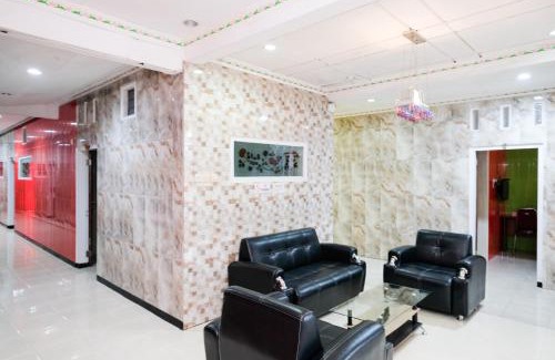 Sidomulyo Hotel | Urbanview Hotel Mawar Sharon near Alun Alun Batu