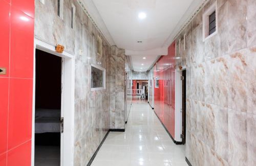 Sidomulyo Hotel | Urbanview Hotel Mawar Sharon near Alun Alun Batu