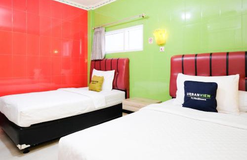 Sidomulyo Hotel | Urbanview Hotel Mawar Sharon near Alun Alun Batu