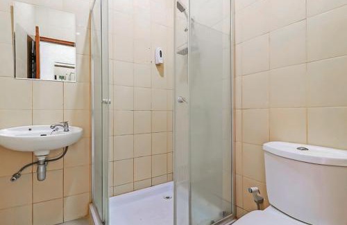 Lembang Hotel | Urbanview Hotel Syariah Graha Atmadja Lembang by RedDoorz