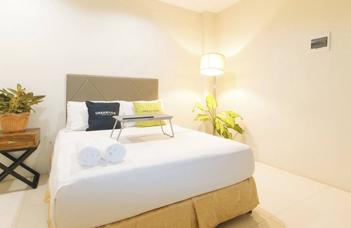 Bacolod Hotel | UrbanView @ Lacson Street Bacolod City by RedDoorz