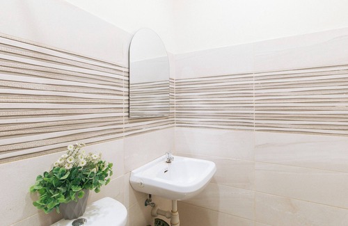 Bacolod Hotel | UrbanView @ Lacson Street Bacolod City by RedDoorz